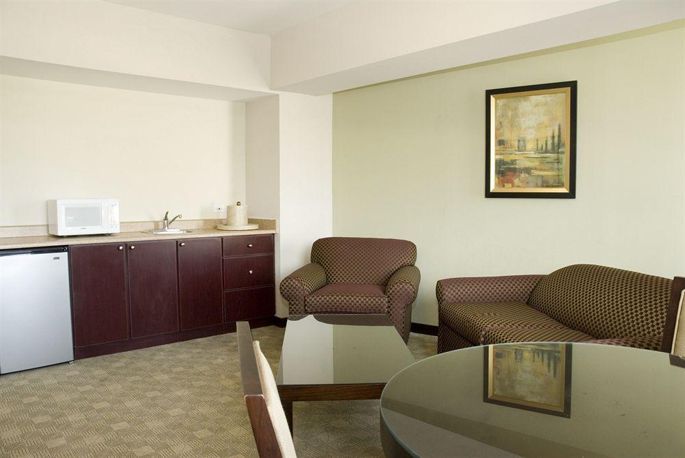 San Miguel Plaza Hotel San Juan Phòng bức ảnh